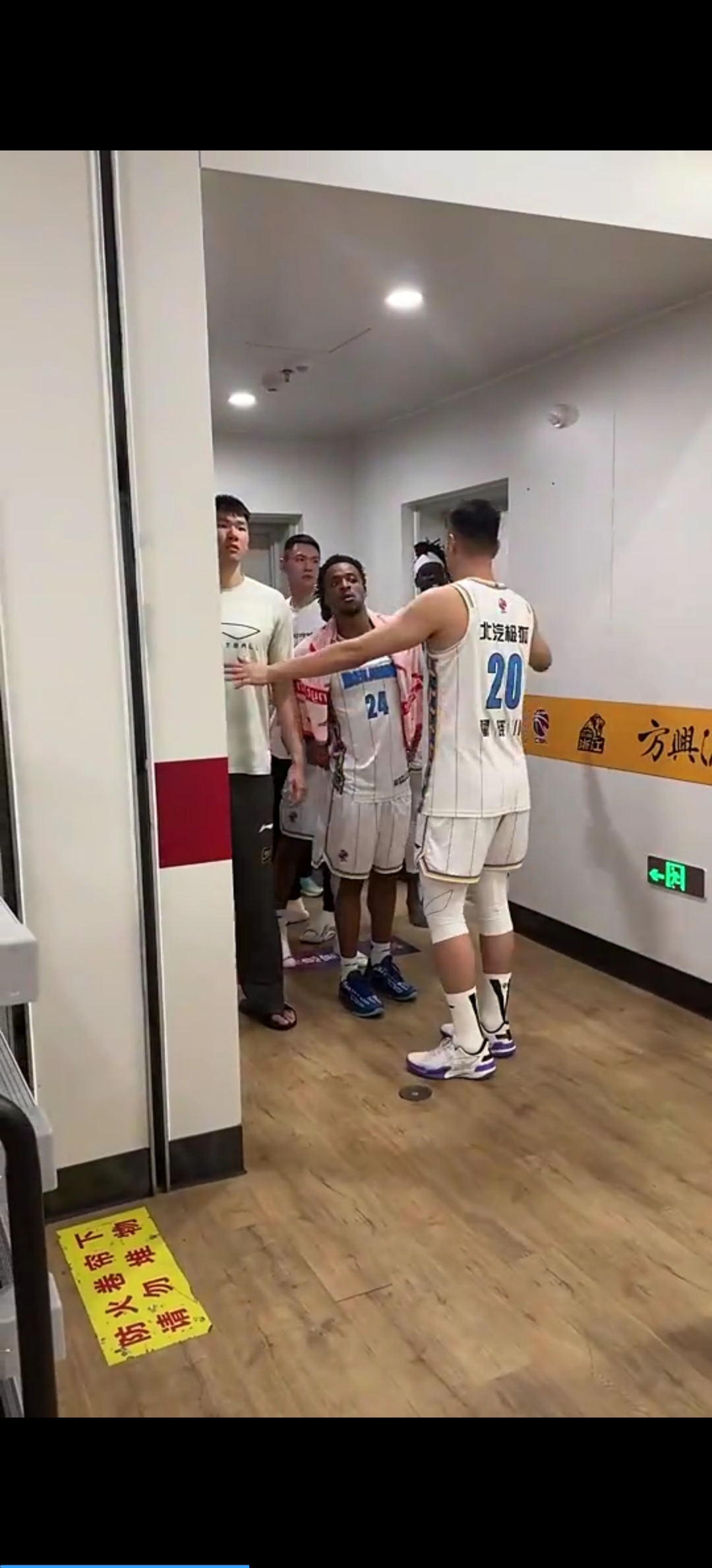 CBA赛后采访曝光，内幕引发热议的简单介绍