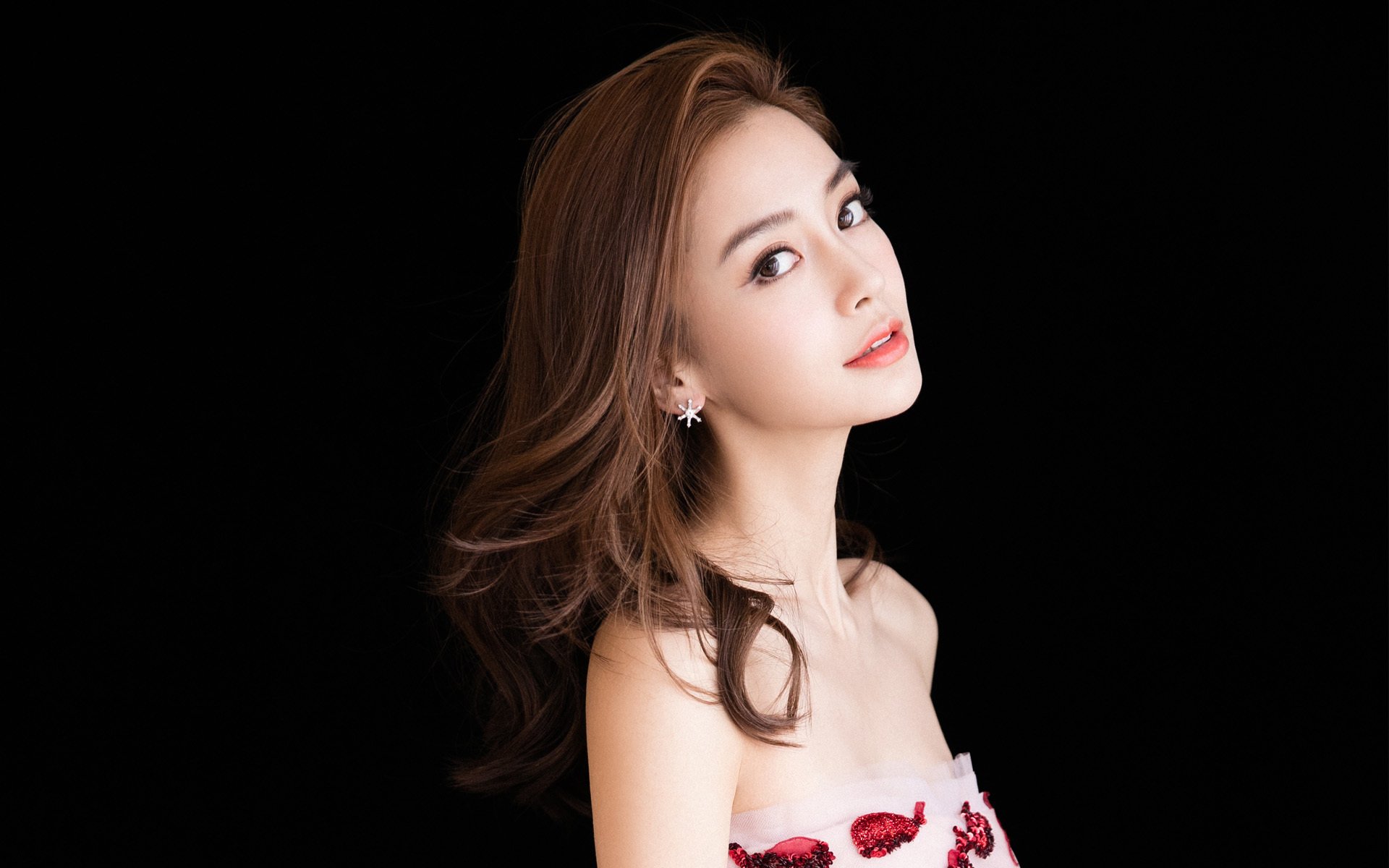 巴黎危局亮剑时，阿什拉夫的几内亚铁血点燃法兰西之夜